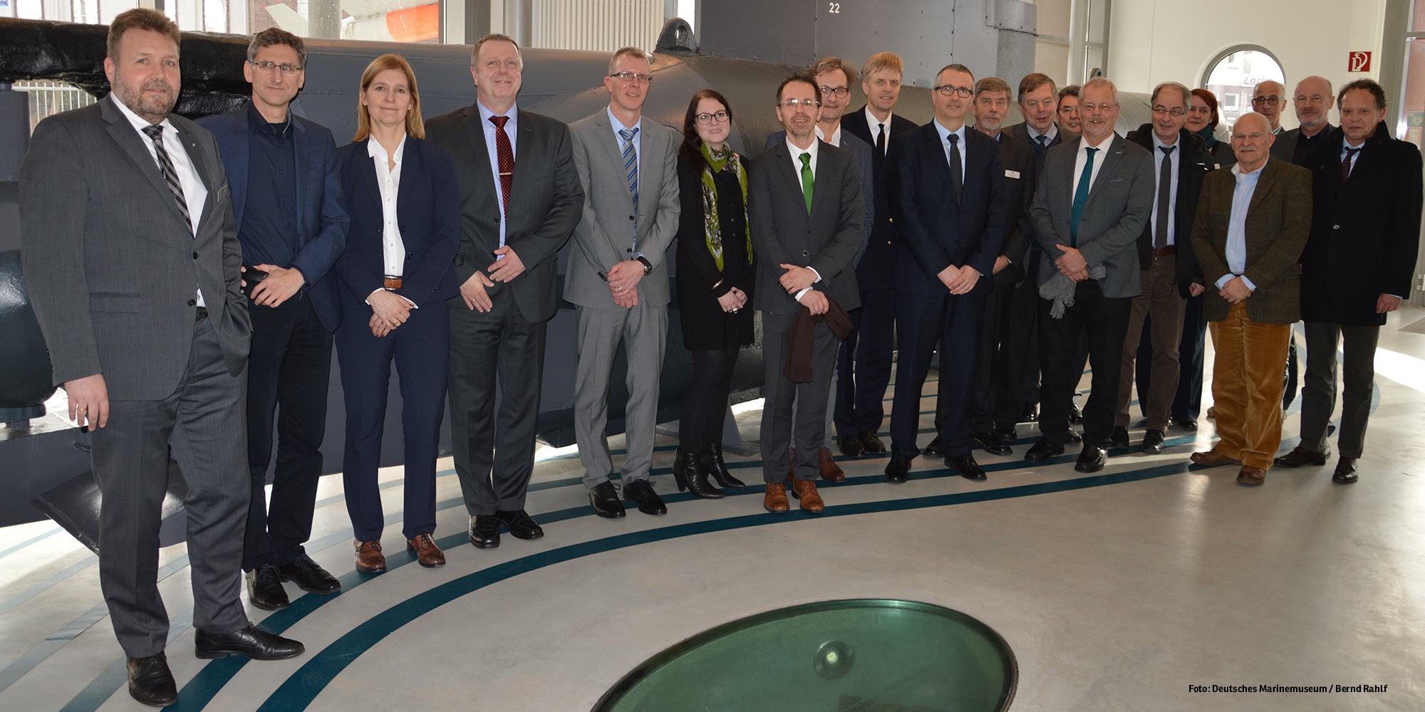 Die Teilnehmerinnen und Teilnehmer der Koordinierungsbesprechung für die Museumserweiterung im Deutschen Marinemuseum (Foto: Deutsches Marinemuseum/ Bernd Rahlf)